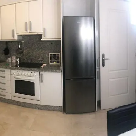 Appartement Luxury Spacious Near The City Center With Free Internet And Parking